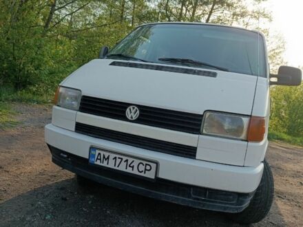 Білий Фольксваген Transporter, об'ємом двигуна 2.4 л та пробігом 1000 тис. км за 3500 $, фото 1 на Automoto.ua