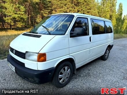 Білий Фольксваген Transporter, об'ємом двигуна 2.4 л та пробігом 325 тис. км за 3500 $, фото 1 на Automoto.ua