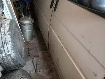 Білий Фольксваген Transporter, об'ємом двигуна 1.9 л та пробігом 300 тис. км за 2500 $, фото 1 на Automoto.ua