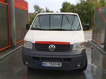 Білий Фольксваген Transporter, об'ємом двигуна 2.5 л та пробігом 200 тис. км за 6100 $, фото 1 на Automoto.ua