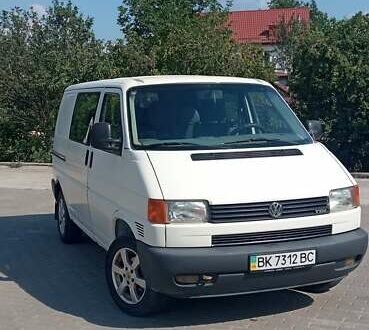 Белый Фольксваген Transporter, объемом двигателя 2.5 л и пробегом 329 тыс. км за 5700 $, фото 1 на Automoto.ua