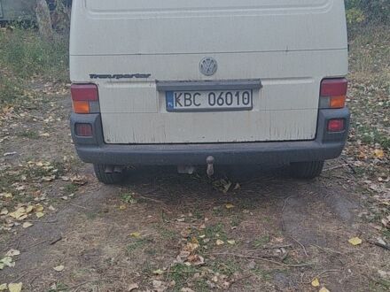 Белый Фольксваген Transporter, объемом двигателя 2.5 л и пробегом 340 тыс. км за 3500 $, фото 1 на Automoto.ua