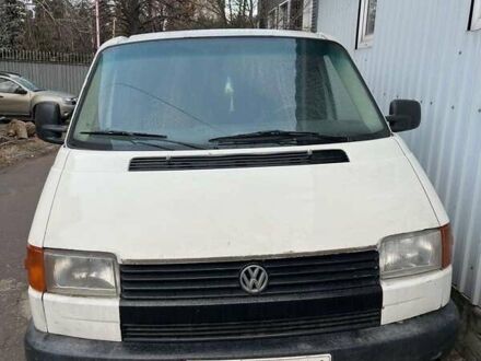 Белый Фольксваген Transporter, объемом двигателя 1.9 л и пробегом 300 тыс. км за 3000 $, фото 1 на Automoto.ua