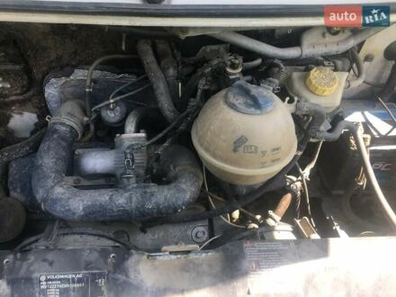 Белый Фольксваген Transporter, объемом двигателя 2.5 л и пробегом 280 тыс. км за 5500 $, фото 1 на Automoto.ua