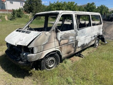 Білий Фольксваген Transporter, об'ємом двигуна 2.5 л та пробігом 270 тис. км за 800 $, фото 1 на Automoto.ua