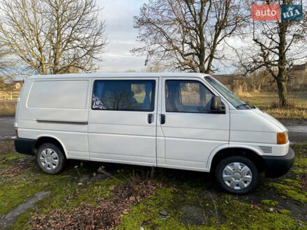 Білий Фольксваген Transporter, об'ємом двигуна 2.5 л та пробігом 323 тис. км за 5800 $, фото 1 на Automoto.ua