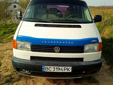 Білий Фольксваген Transporter, об'ємом двигуна 2.4 л та пробігом 500 тис. км за 3900 $, фото 1 на Automoto.ua