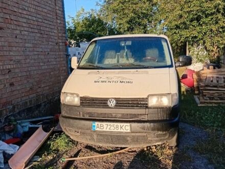 Білий Фольксваген Transporter, об'ємом двигуна 2.5 л та пробігом 400 тис. км за 2000 $, фото 1 на Automoto.ua