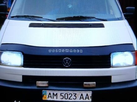 Белый Фольксваген Transporter, объемом двигателя 1.9 л и пробегом 320 тыс. км за 4999 $, фото 1 на Automoto.ua