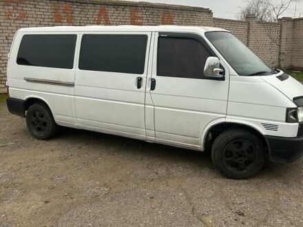 Білий Фольксваген Transporter, об'ємом двигуна 2.5 л та пробігом 300 тис. км за 4100 $, фото 1 на Automoto.ua