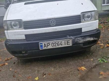 Білий Фольксваген Transporter, об'ємом двигуна 2.4 л та пробігом 400 тис. км за 4500 $, фото 1 на Automoto.ua