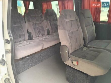 Білий Фольксваген Transporter, об'ємом двигуна 2.5 л та пробігом 585 тис. км за 9600 $, фото 1 на Automoto.ua