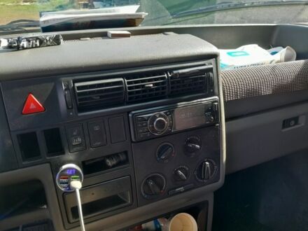 Білий Фольксваген Transporter, об'ємом двигуна 2.5 л та пробігом 460 тис. км за 6500 $, фото 1 на Automoto.ua
