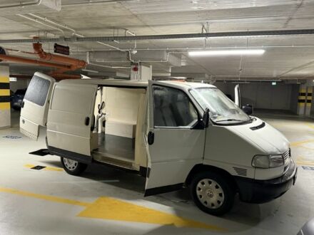 Белый Фольксваген Transporter, объемом двигателя 2.5 л и пробегом 347 тыс. км за 3000 $, фото 1 на Automoto.ua