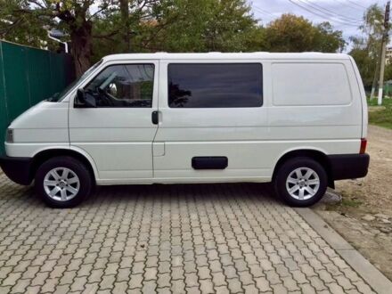 Белый Фольксваген Transporter, объемом двигателя 2.5 л и пробегом 322 тыс. км за 3995 $, фото 1 на Automoto.ua