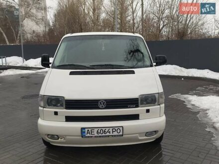 Фольксваген Transporter 2002 у Дніпро (Дніпропетровську) на Automoto.ua Білий Фольксваген Transporter, об'ємом двигуна 2.46 л та пробігом 301 тис. км за 9000 $, фото 1 на Automoto.ua