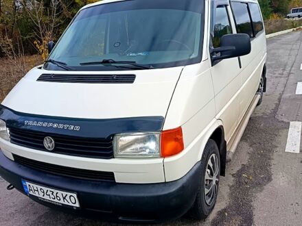 Белый Фольксваген Transporter, объемом двигателя 2.4 л и пробегом 270 тыс. км за 7000 $, фото 1 на Automoto.ua