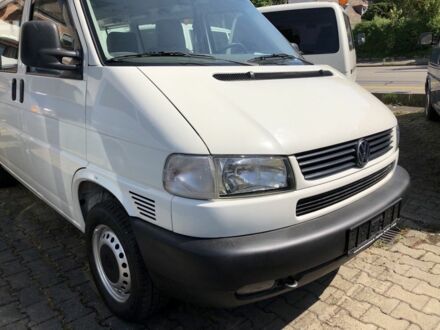 Белый Фольксваген Transporter, объемом двигателя 2.5 л и пробегом 187 тыс. км за 4000 $, фото 1 на Automoto.ua