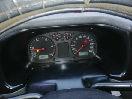 Білий Фольксваген Transporter, об'ємом двигуна 2.5 л та пробігом 554 тис. км за 5300 $, фото 1 на Automoto.ua