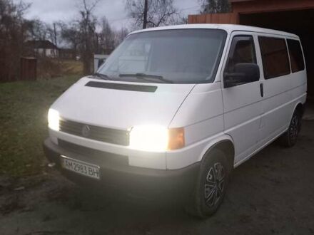 Белый Фольксваген Transporter, объемом двигателя 2.5 л и пробегом 500 тыс. км за 8200 $, фото 1 на Automoto.ua