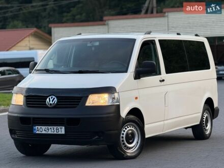 Білий Фольксваген Transporter, об'ємом двигуна 2.5 л та пробігом 300 тис. км за 7950 $, фото 1 на Automoto.ua