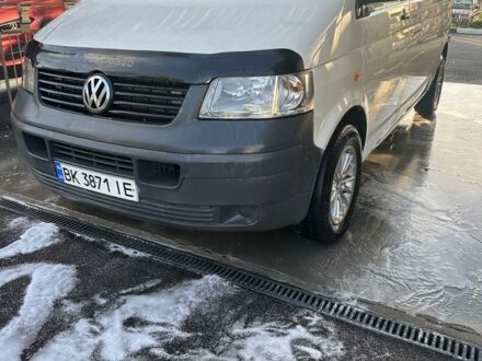 Фольксваген Transporter 2004 у Коростене на Automoto.ua Білий Фольксваген Transporter, об'ємом двигуна 2.5 л та пробігом 320 тис. км за 7200 $, фото 1 на Automoto.ua