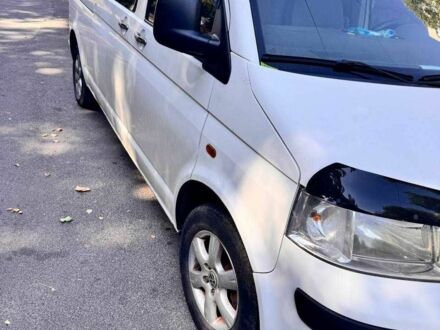 Белый Фольксваген Transporter, объемом двигателя 2.5 л и пробегом 400 тыс. км за 7700 $, фото 1 на Automoto.ua