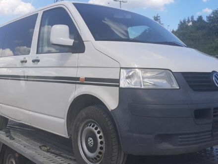 Белый Фольксваген Transporter, объемом двигателя 1.9 л и пробегом 326 тыс. км за 8000 $, фото 1 на Automoto.ua