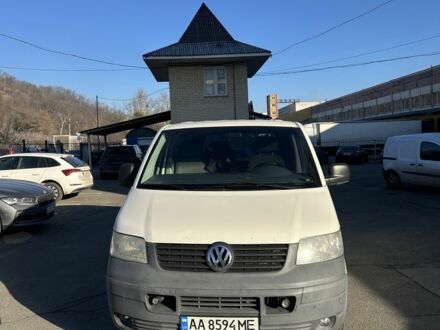 Белый Фольксваген Transporter, объемом двигателя 2.5 л и пробегом 272 тыс. км за 8000 $, фото 1 на Automoto.ua