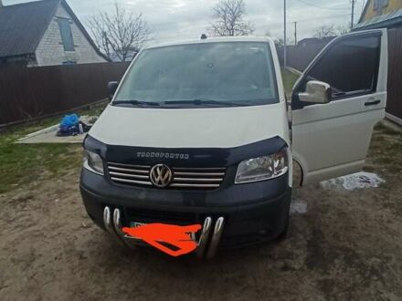 Білий Фольксваген Transporter, об'ємом двигуна 1.9 л та пробігом 400 тис. км за 9000 $, фото 1 на Automoto.ua