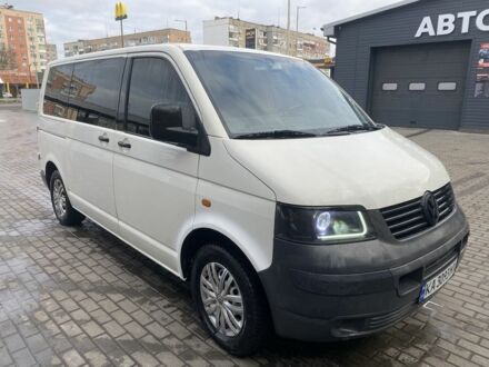 Белый Фольксваген Transporter, объемом двигателя 1.9 л и пробегом 400 тыс. км за 10000 $, фото 1 на Automoto.ua