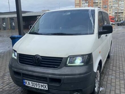 Белый Фольксваген Transporter, объемом двигателя 1.9 л и пробегом 400 тыс. км за 10000 $, фото 1 на Automoto.ua