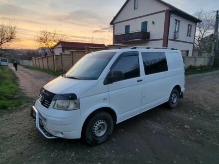 Білий Фольксваген Transporter, об'ємом двигуна 2.5 л та пробігом 222 тис. км за 6699 $, фото 1 на Automoto.ua