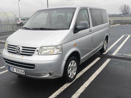 Белый Фольксваген Transporter, объемом двигателя 2.5 л и пробегом 250 тыс. км за 6119 $, фото 1 на Automoto.ua
