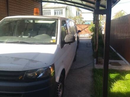 Белый Фольксваген Transporter, объемом двигателя 2 л и пробегом 205 тыс. км за 10500 $, фото 1 на Automoto.ua