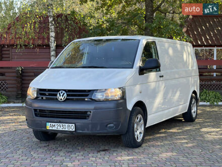 Белый Фольксваген Transporter, объемом двигателя 2 л и пробегом 322 тыс. км за 9600 $, фото 1 на Automoto.ua