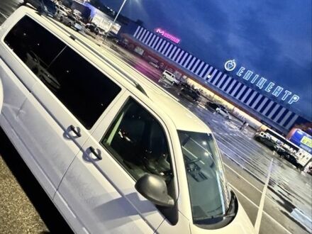 Фольксваген Transporter 2013 в Киеве на Automoto.ua Белый Фольксваген Transporter, объемом двигателя 2 л и пробегом 252 тыс. км за 12999 $, фото 1 на Automoto.ua