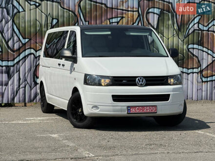 Білий Фольксваген Transporter, об'ємом двигуна 2 л та пробігом 191 тис. км за 17499 $, фото 1 на Automoto.ua