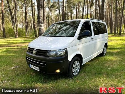 Белый Фольксваген Transporter, объемом двигателя 2 л и пробегом 295 тыс. км за 15000 $, фото 1 на Automoto.ua