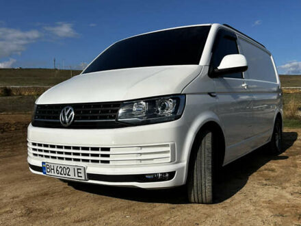 Фольксваген Transporter 2016 в Одессе на Automoto.ua Белый Фольксваген Transporter, объемом двигателя 1.97 л и пробегом 311 тыс. км за 16000 $, фото 1 на Automoto.ua