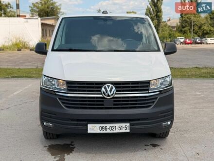 Белый Фольксваген Transporter, объемом двигателя 1.97 л и пробегом 257 тыс. км за 22990 $, фото 1 на Automoto.ua