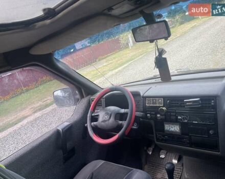 Бежевий Фольксваген Transporter, об'ємом двигуна 1.9 л та пробігом 200 тис. км за 3300 $, фото 1 на Automoto.ua