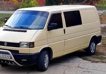 Фольксваген Transporter 2001 в Полтаве на Automoto.ua Бежевый Фольксваген Transporter, объемом двигателя 2.4 л и пробегом 500 тыс. км за 5500 $, фото 1 на Automoto.ua