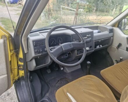 Чорний Фольксваген Transporter, об'ємом двигуна 1.9 л та пробігом 375 тис. км за 2700 $, фото 4 на Automoto.ua