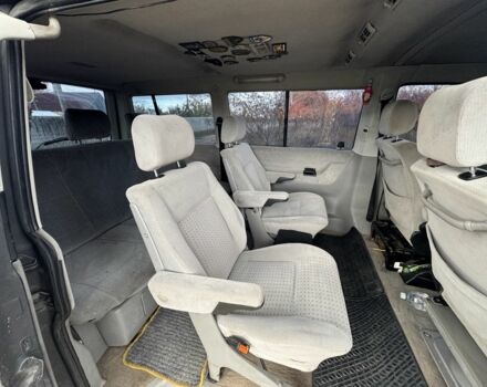 Черный Фольксваген Transporter, объемом двигателя 2.5 л и пробегом 462 тыс. км за 4000 $, фото 6 на Automoto.ua