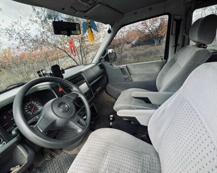 Черный Фольксваген Transporter, объемом двигателя 2.5 л и пробегом 462 тыс. км за 4000 $, фото 5 на Automoto.ua