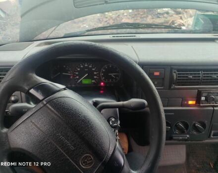 Чорний Фольксваген Transporter, об'ємом двигуна 1.9 л та пробігом 438 тис. км за 2500 $, фото 1 на Automoto.ua