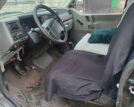 Чорний Фольксваген Transporter, об'ємом двигуна 1.9 л та пробігом 438 тис. км за 2500 $, фото 6 на Automoto.ua