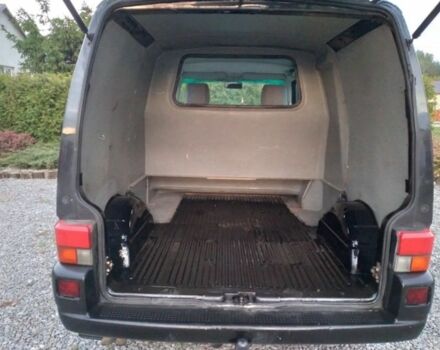 Черный Фольксваген Transporter, объемом двигателя 2.5 л и пробегом 284 тыс. км за 2150 $, фото 5 на Automoto.ua