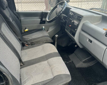 Чорний Фольксваген Transporter, об'ємом двигуна 2.4 л та пробігом 489 тис. км за 5100 $, фото 5 на Automoto.ua